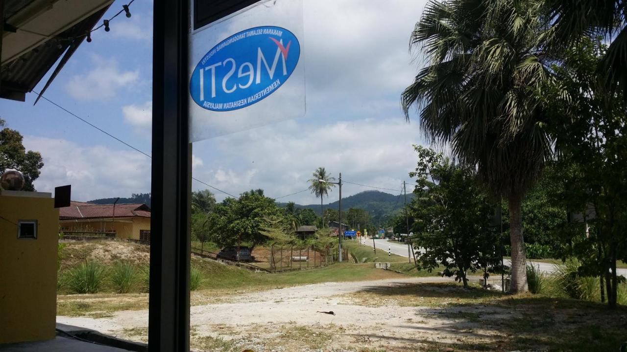 Kuntum Cottage Bed & Breakfast Kampung Tanjung Ipoh Esterno foto