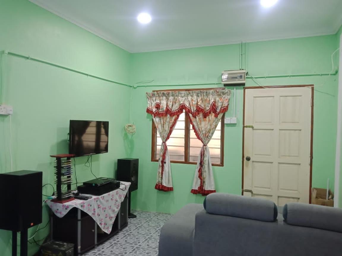 Kuntum Cottage Bed & Breakfast Kampung Tanjung Ipoh Esterno foto